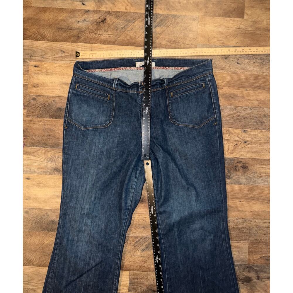 Old Navy women’s classic rise bootcut blue jeans - Picture 15 of 16